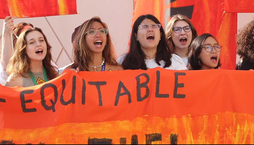 Candidat  Film documentaire « Hearing no objections: La jeunesse à la COP28 » 